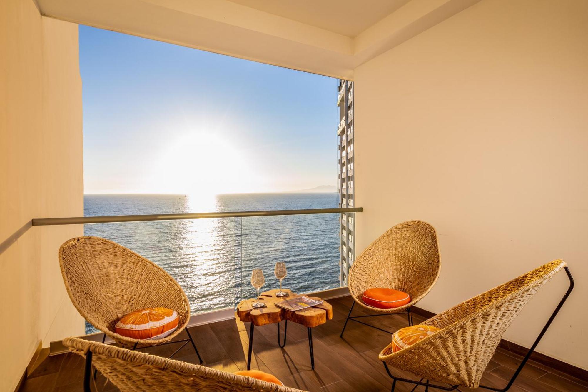 Harbor 13008A Artistic Beachfront Studio By Moikkarentals Пуерто-Вальярта Екстер'єр фото